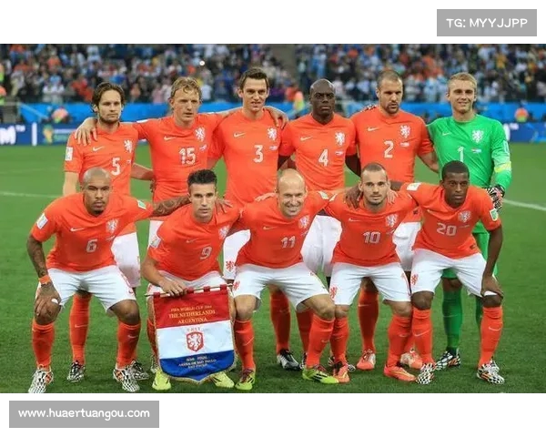 深入了解荷兰队队服历史与设计演变的全面解析与各国足球球衣大观 深入了解荷兰队队服历史与设计演变的全面解析与各国足球球衣大观